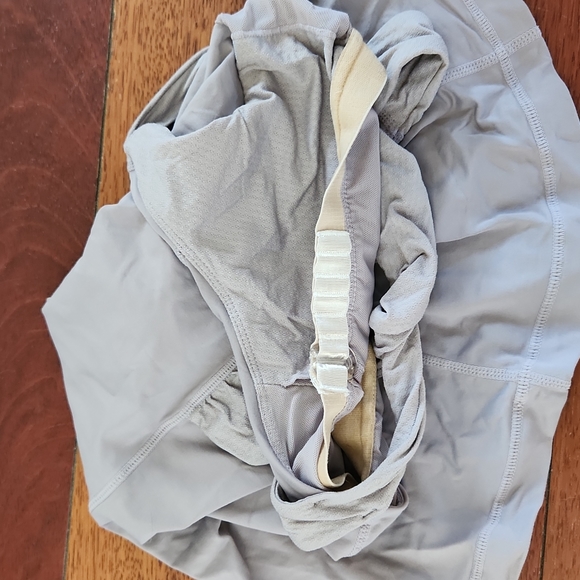 Lululemon tank - Picture 4 of 4